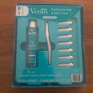 Gillette Venus gift set for facial hair & skin care